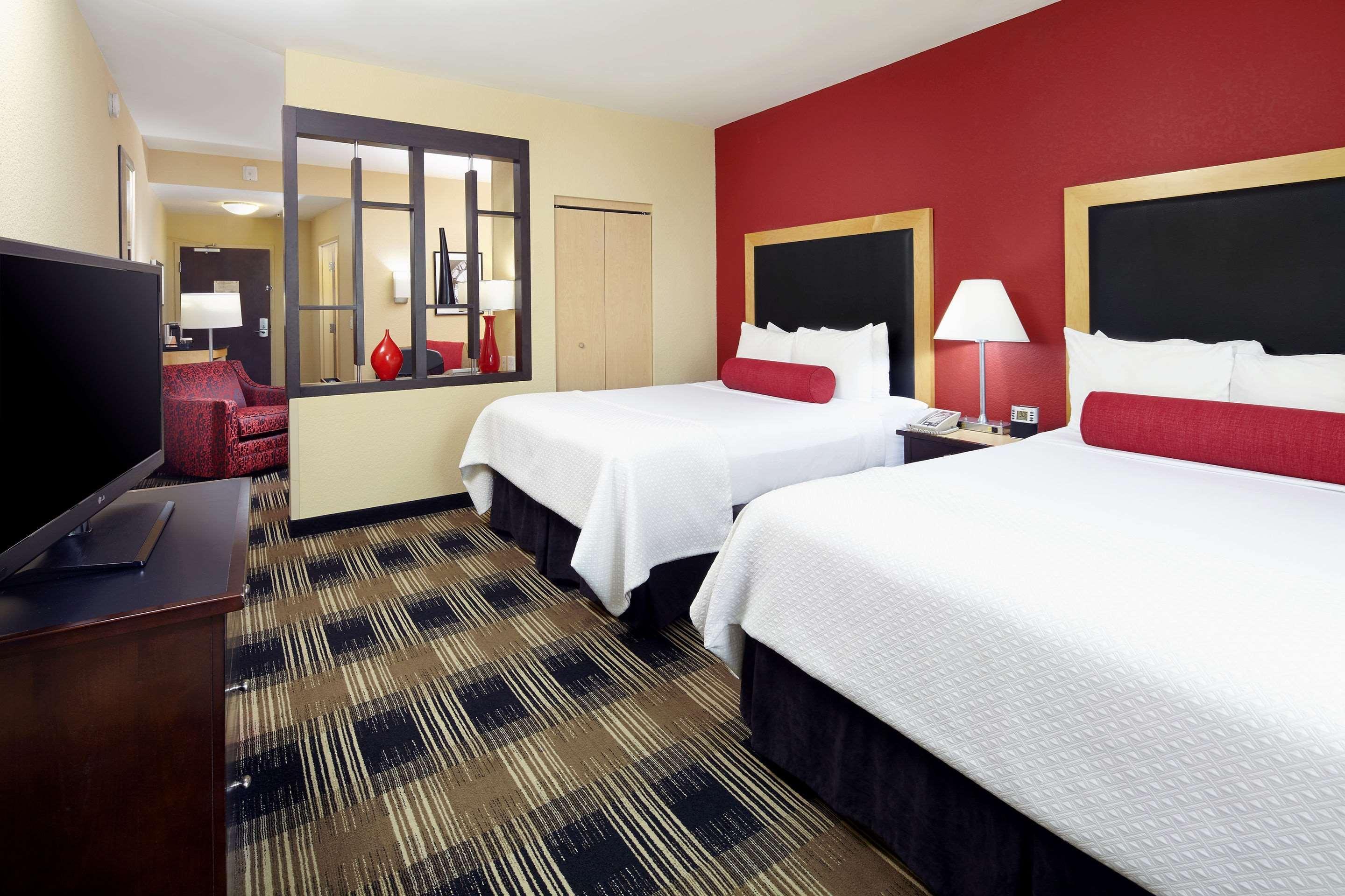 Cambria Miami Airport - Blue Lagoon 4* Miami Springs