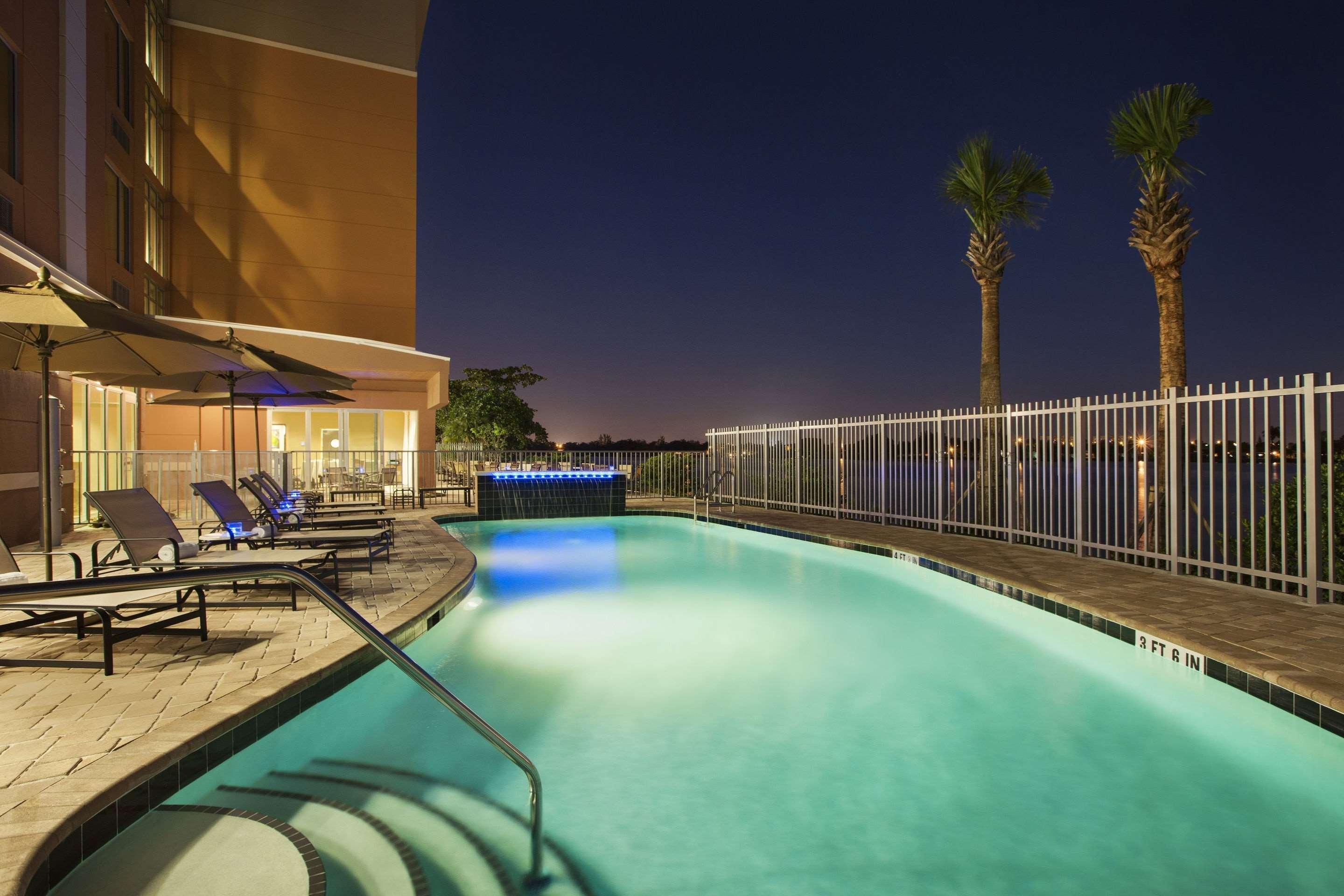 Hotel Cambria Miami Airport - Blue Lagoon 4*